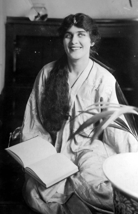 Boodie, the theosophist