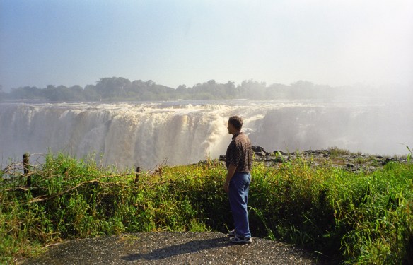 01065_n_10af2g22v41133