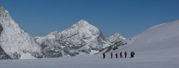 A party on the way from Klein Matterhorn to Breithorn. The lower part of the Matterhorn visible on left.