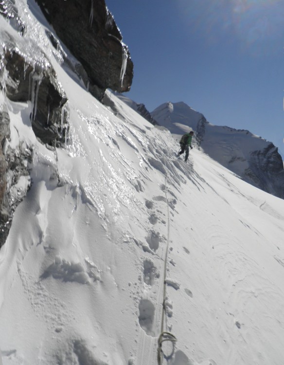 It became clear after a couple of hours slow going over snow/covered crevasses that we did not have time to reach Pollux and back, so we headed instead for Breithorn.